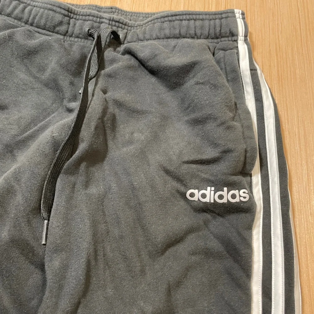 Adidas Sweatpants Mens Medium Black White 3 Stripe Raw Hem Fleece Joggers